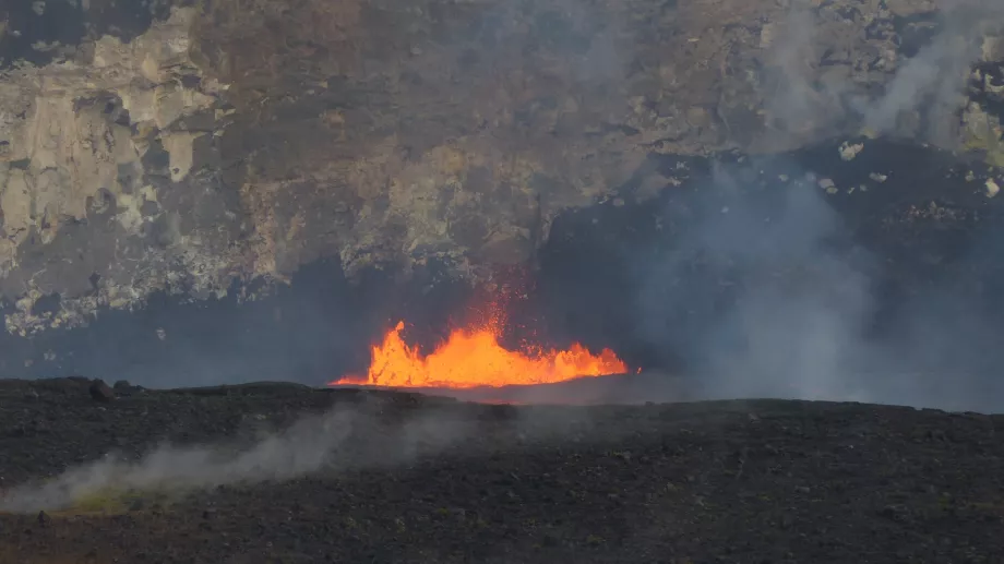 Detalje af boblende lava fra udsigtspunktet