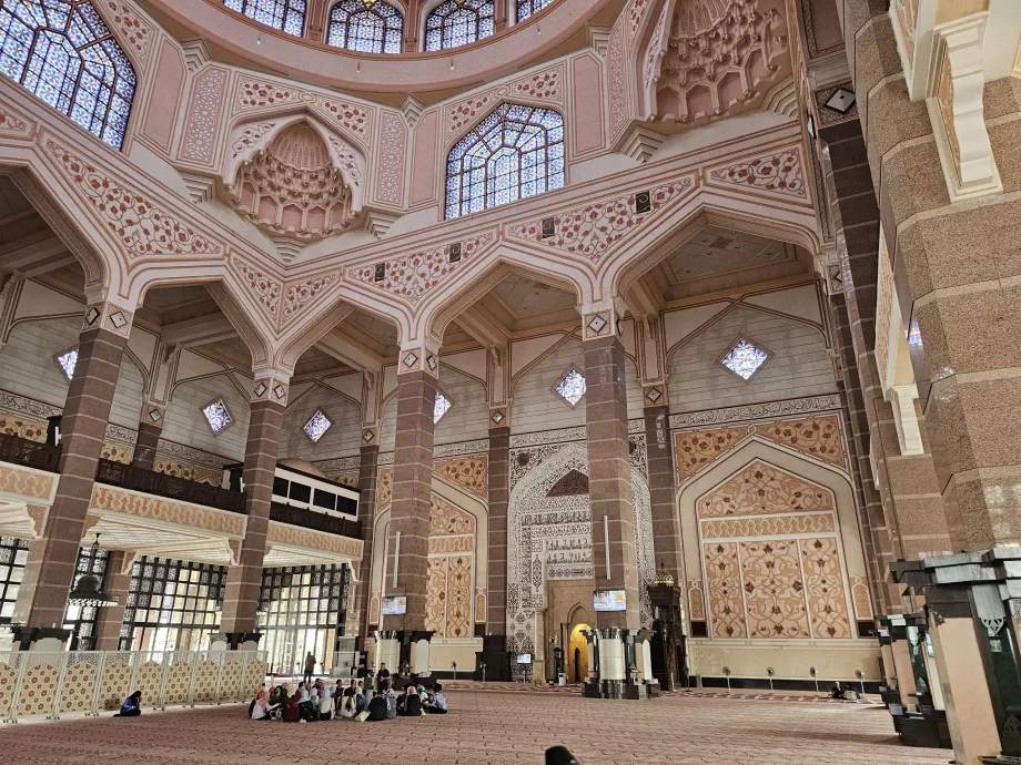 Det indre af Putra-moskéen