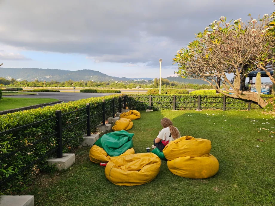 Rasteplads, transitområde, international del