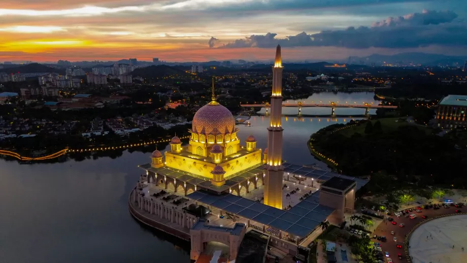 Putrajaya om natten