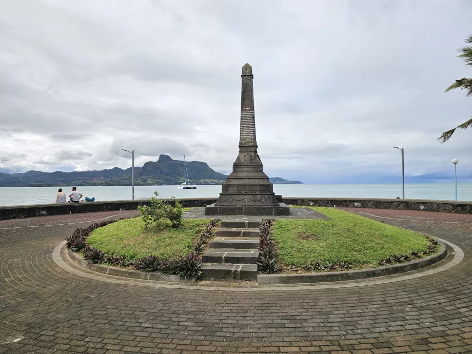 Monument over søslag i Mahebourg