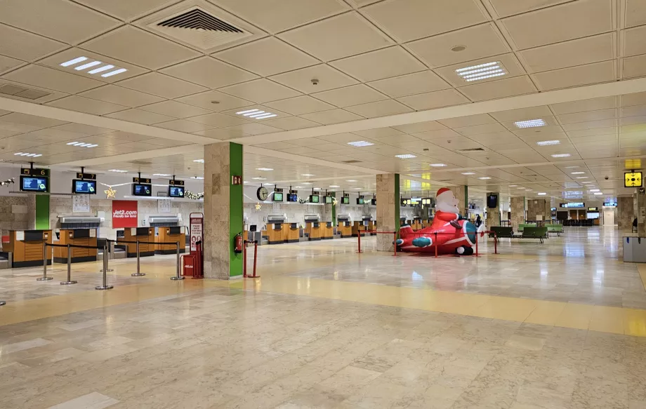 Check-in-hal, Girona Lufthavn