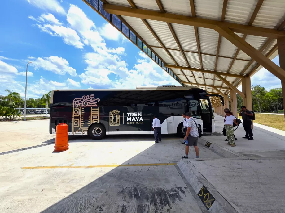 Shuttlebus til togstationen