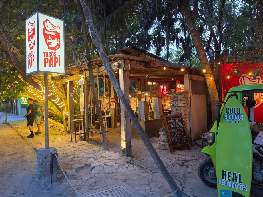 Tacos på hovedgaden i Tulum