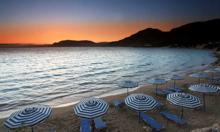 Pefkos strand