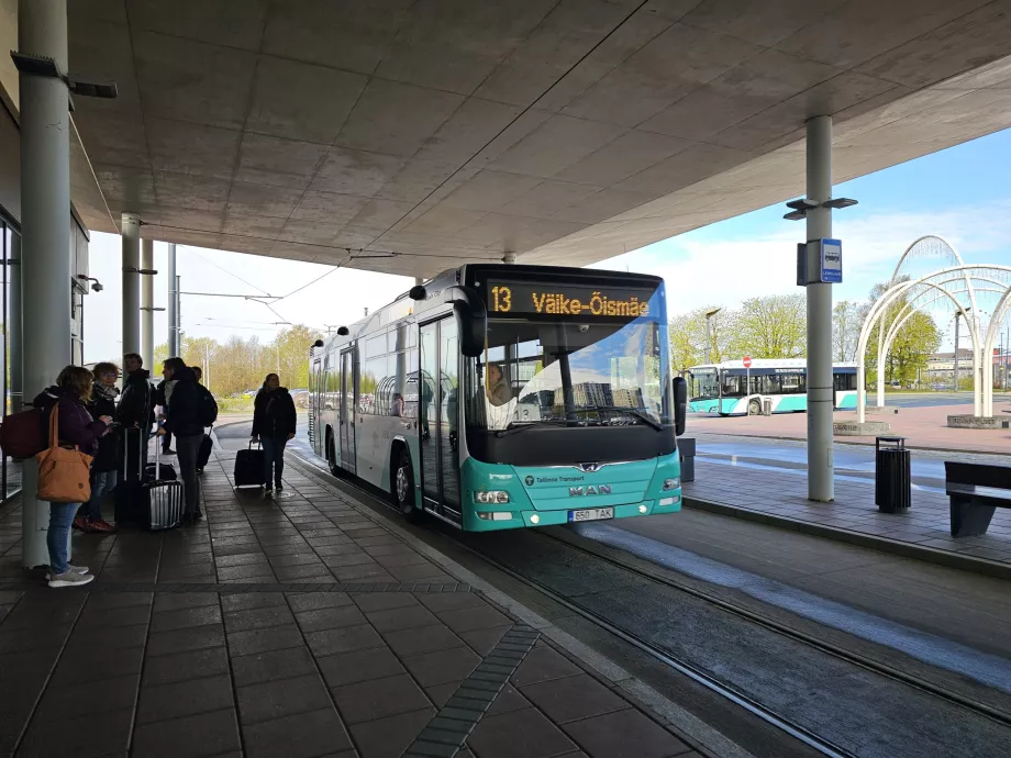 Busstoppested i byen