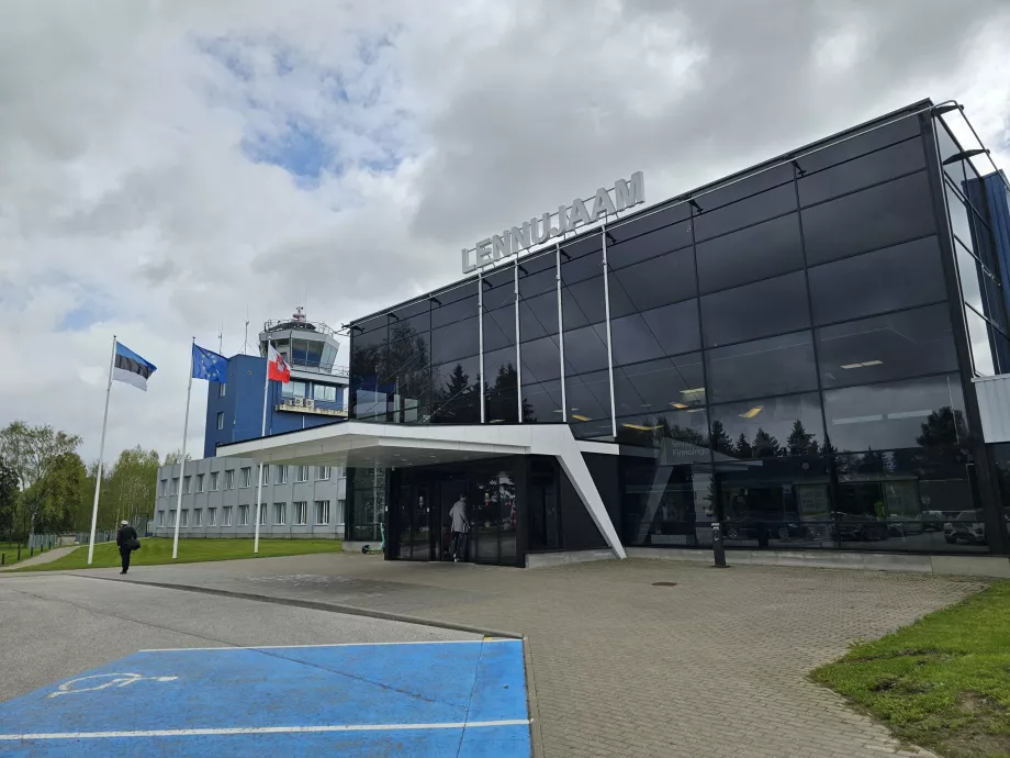ankomst til lufthavn Tartu