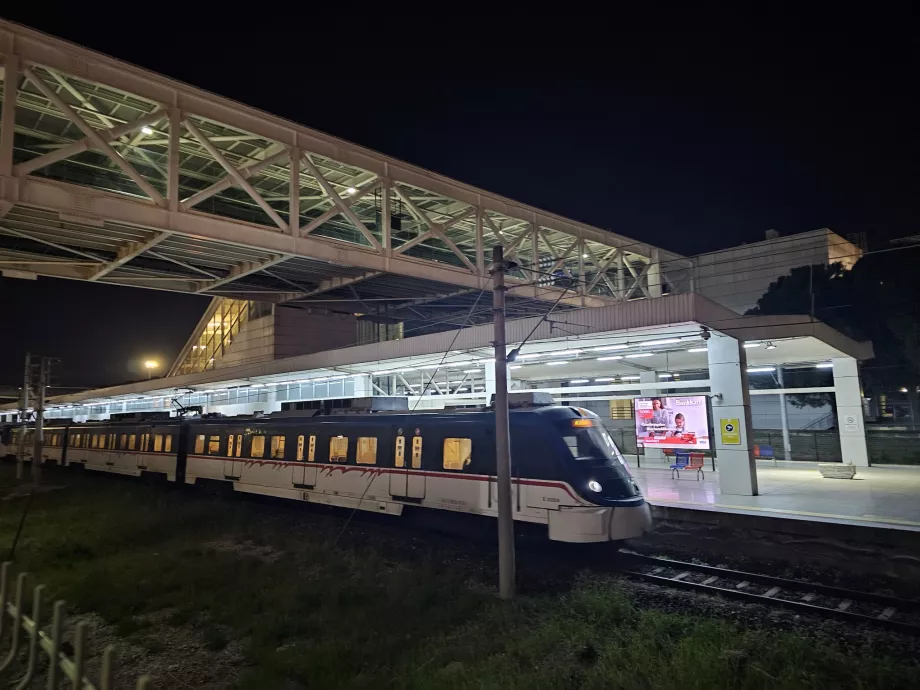 Metrostationer ved Izmir Lufthavn