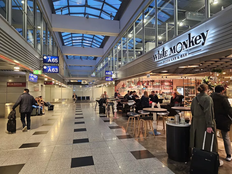 Restaurant i transitområde