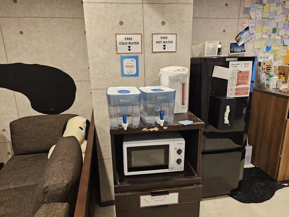 Vand og mikrobølgeovn