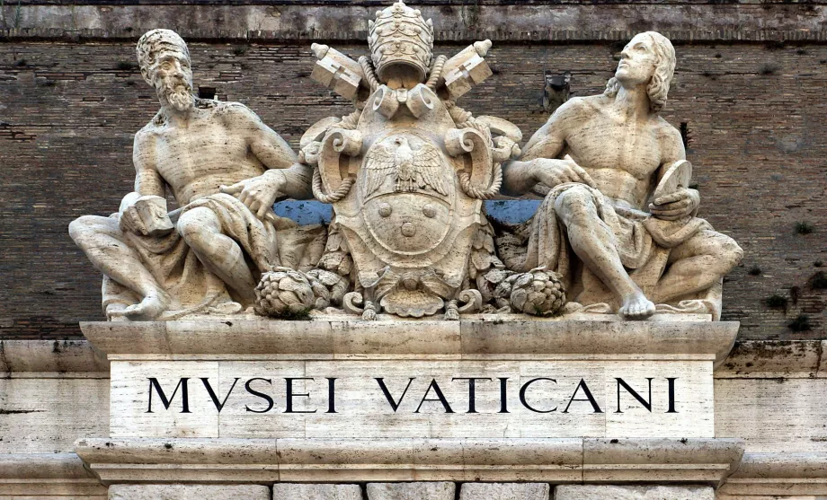 Musei Vaticani indskrift