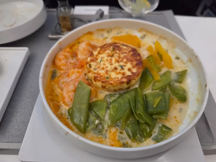 Frokost: hovedret, rejer og laks