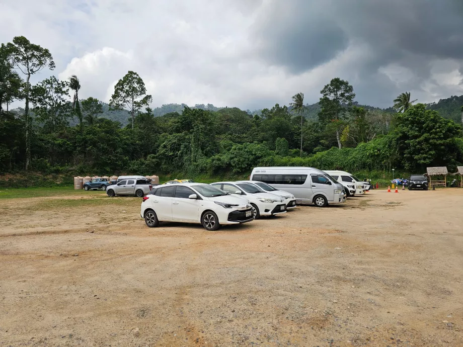 Parkering under overlappende sten