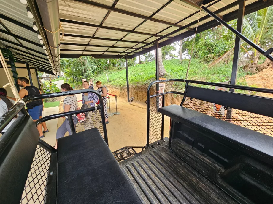 Transportjeeps til Overlap Stone 2