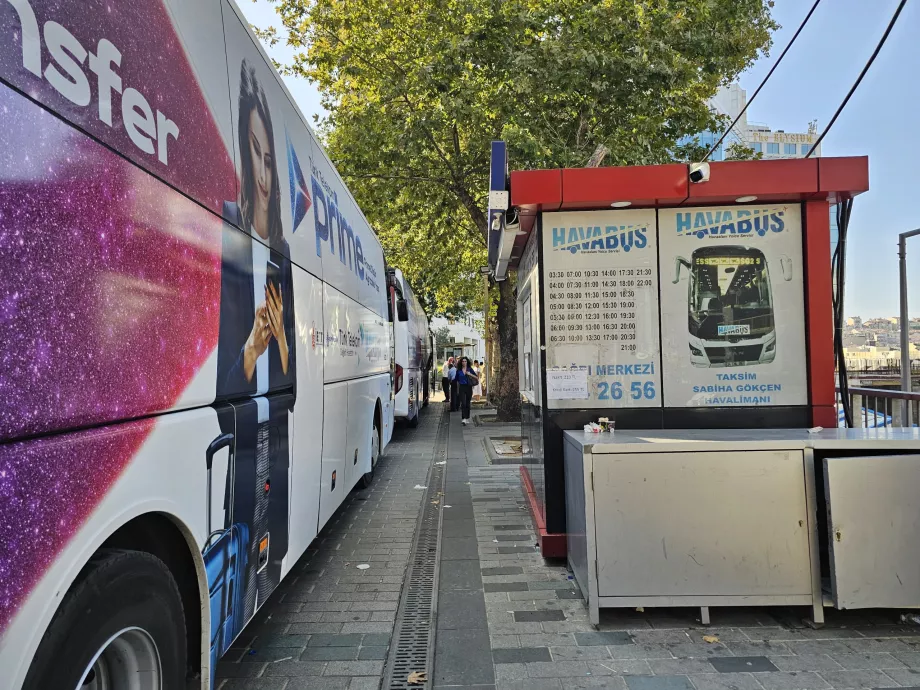 Busstoppested ved Taksim-pladsen
