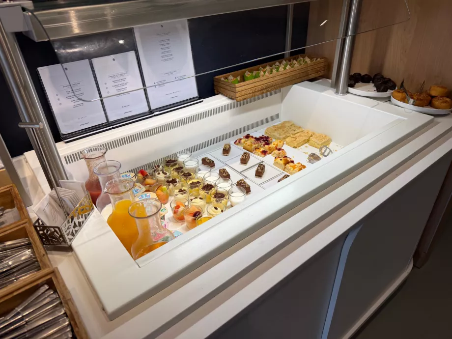 Mad, der serveres i loungen