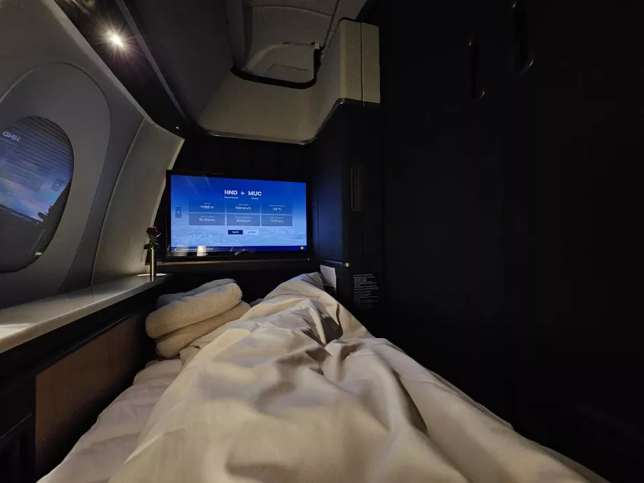 Sofa foldet ud til en seng