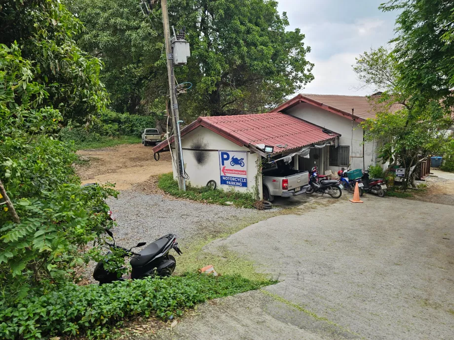 Coral Cove Beach, parkering til scootere