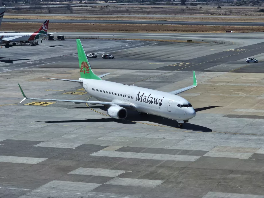Malawi Airlines, Boeing 737 i Johannesburg Lufthavn