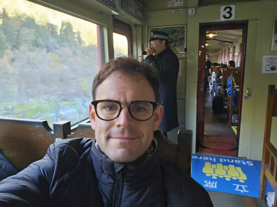 Mig på det romantiske Sagano-tog