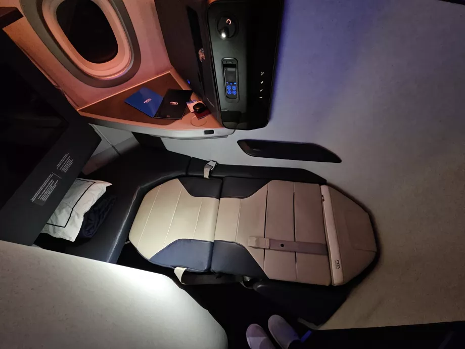 Sofa foldet ud til en seng