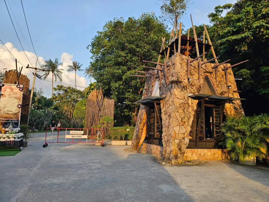 Hovedindgang til lokalerne