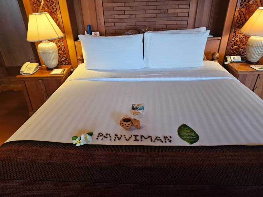 Sengen på vores værelse