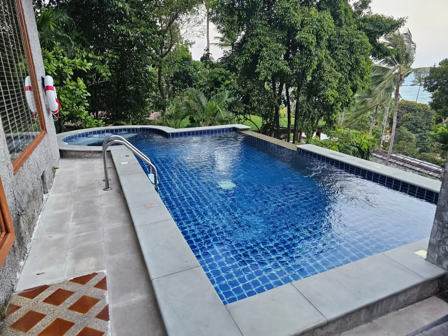 Privat pool ved vores villa