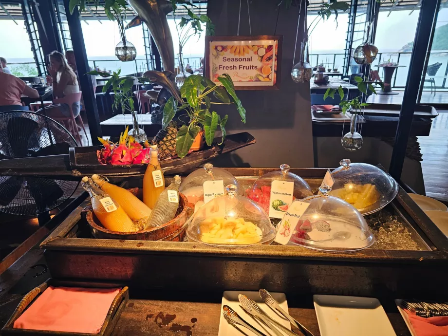 Morgenmad: juice og friske