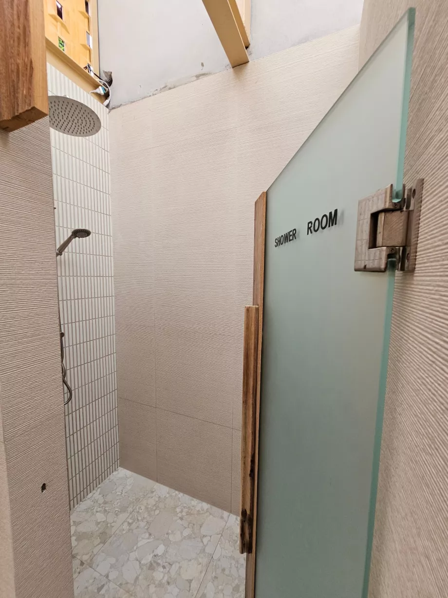 Rin Nai Beach, gratis brusere