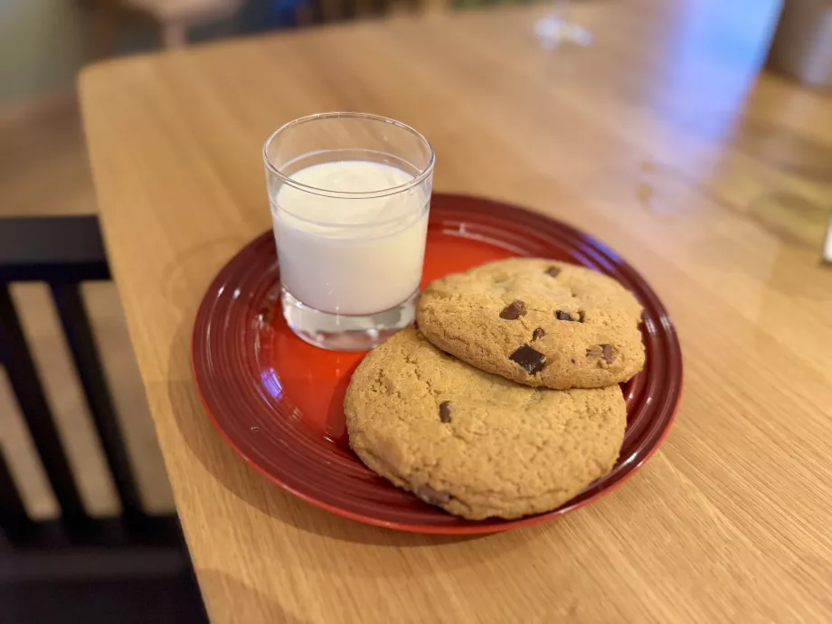 Frisk mælk og småkager