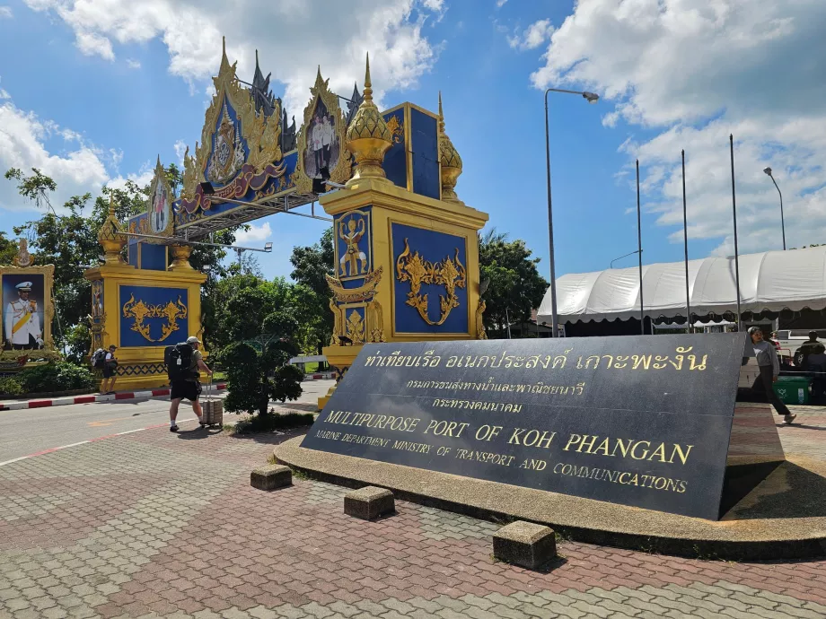 Hovedindgangen til Thong Sala Marina