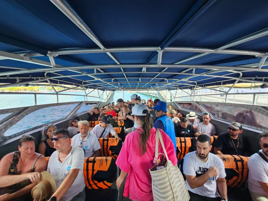 Inde i speedbåden Koh Phangan - Koh Samui