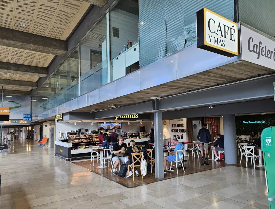 Caféer efter sikkerhedstjek