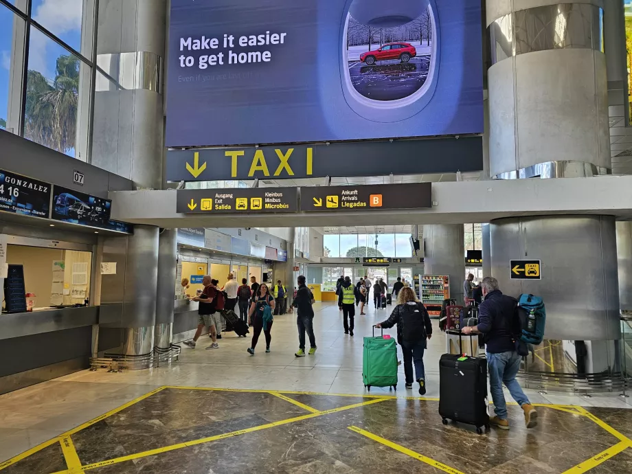 Udgang til taxaholdeplads