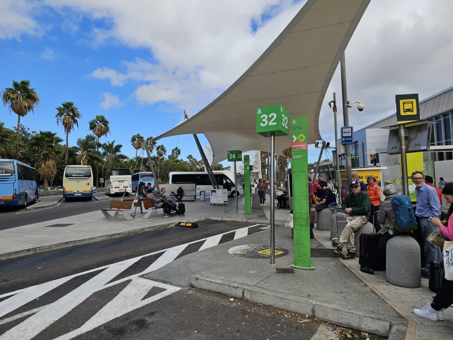 Busstoppested i retning af Santa Cruz og Los Cristianos