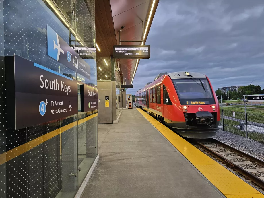 South Keys, omstigningsstation for toget til lufthavnen