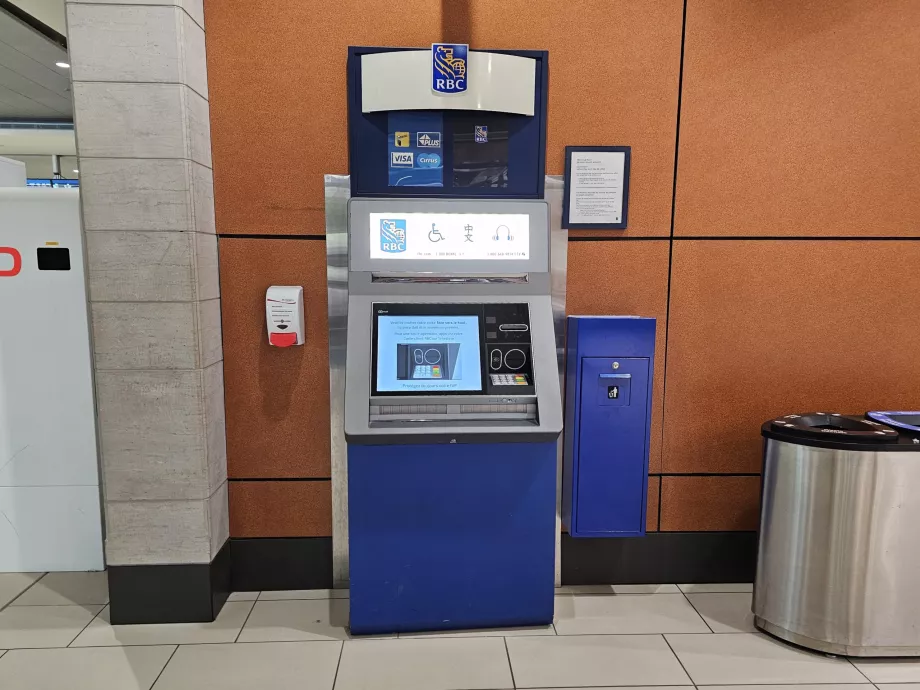 RBC-pengeautomat i afgangshallen