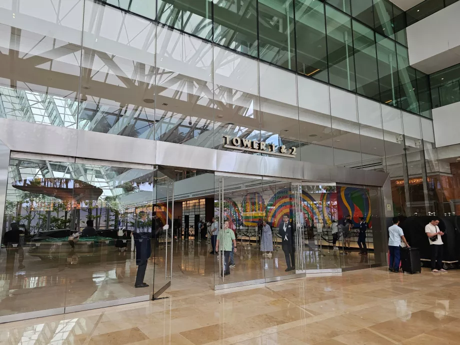 Indgang til hovedreceptionen