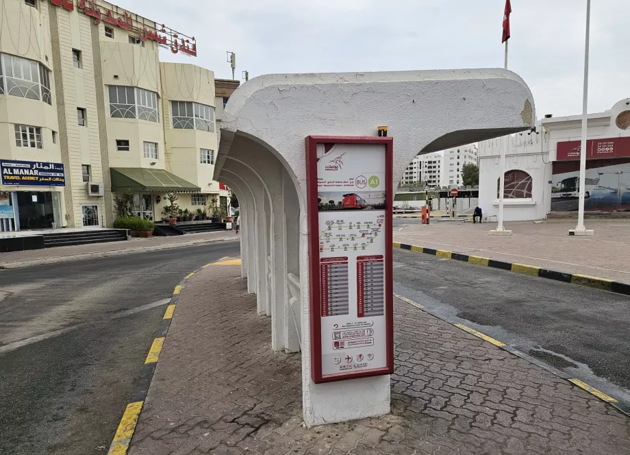 Stop i retning mod lufthavnen ved Ruwi busstation