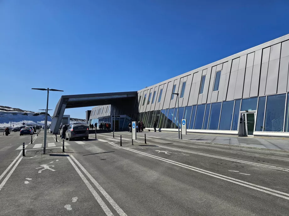 ankomst til lufthavnen i Nuuk