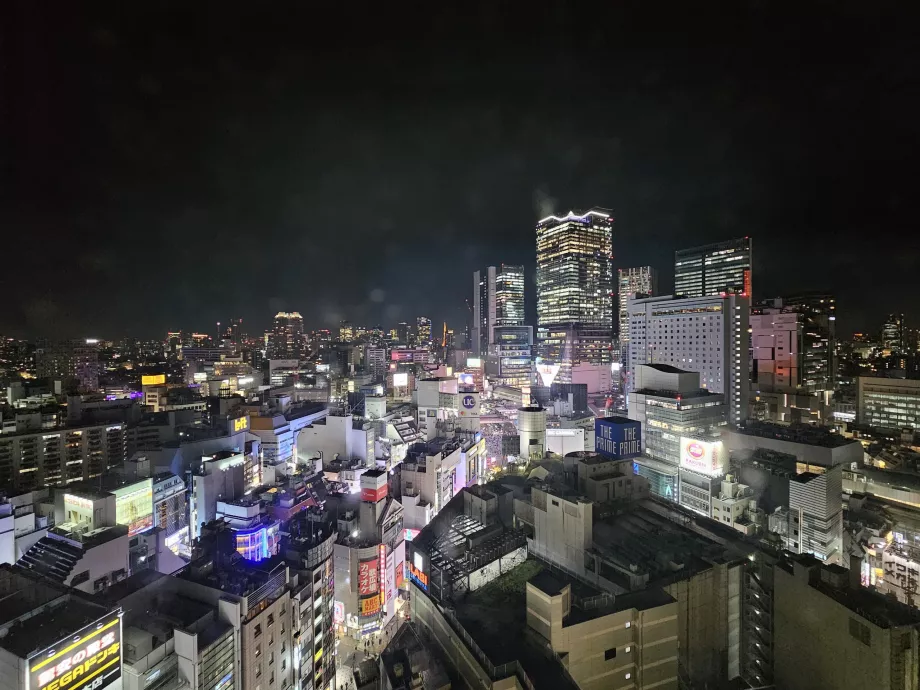 Udsigt fra værelset på 18. etage om natten