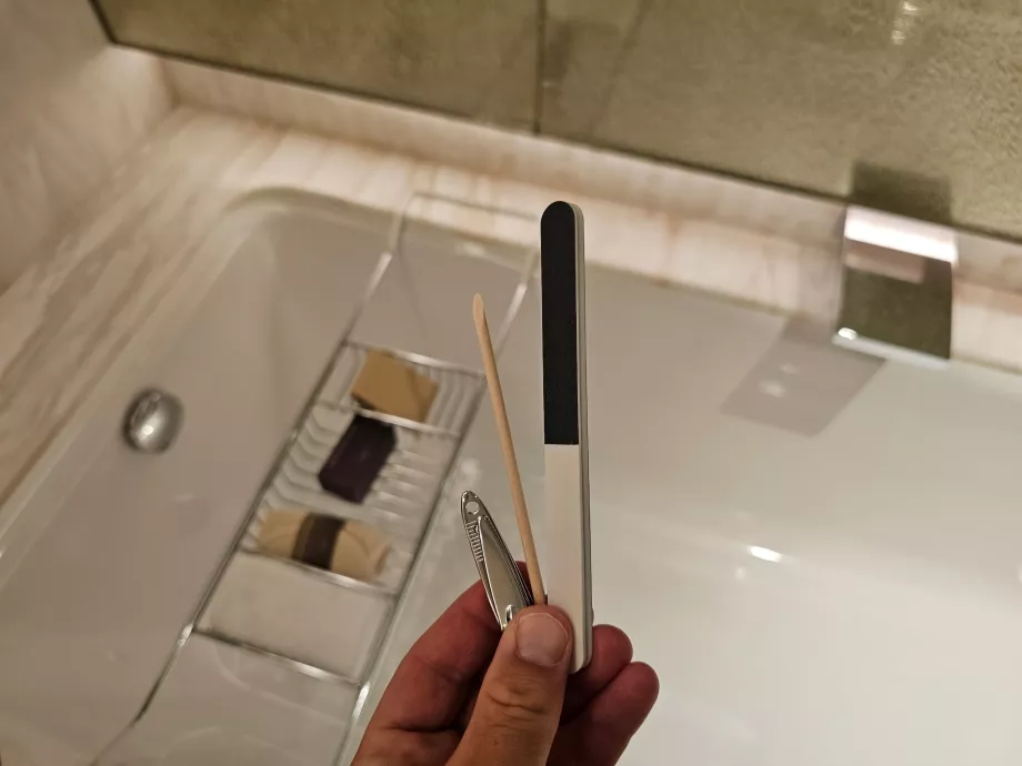 Neglefil og negleklipper