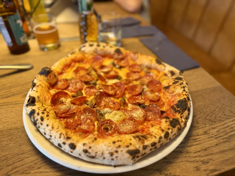 Pizza fra ovnen