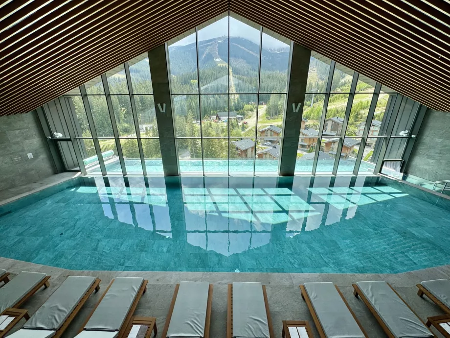 Swimmingpool på Swissotel Damin Jasna