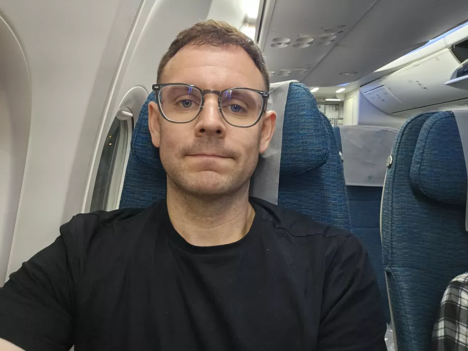 Justerbar nakkestøtte