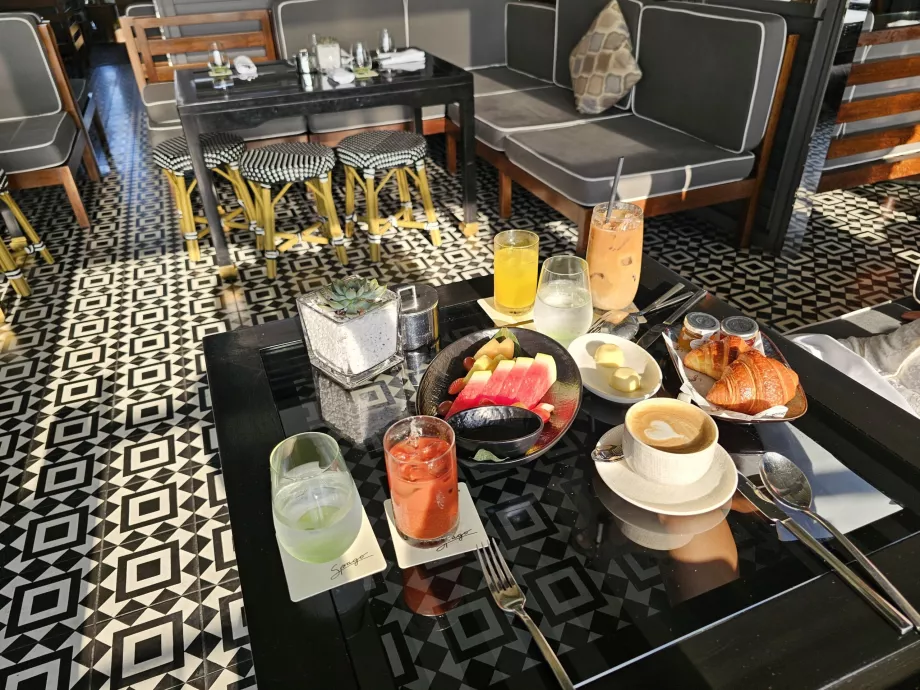 Morgenmad i Spago Bar