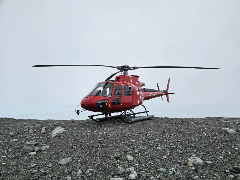 Helikopter ved gletsjeren