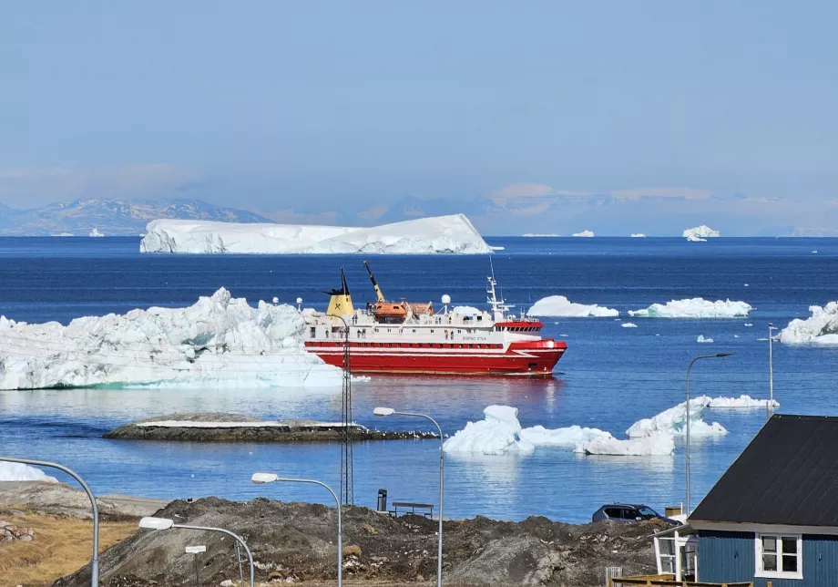 Ankomst af færgen til Ilulissat