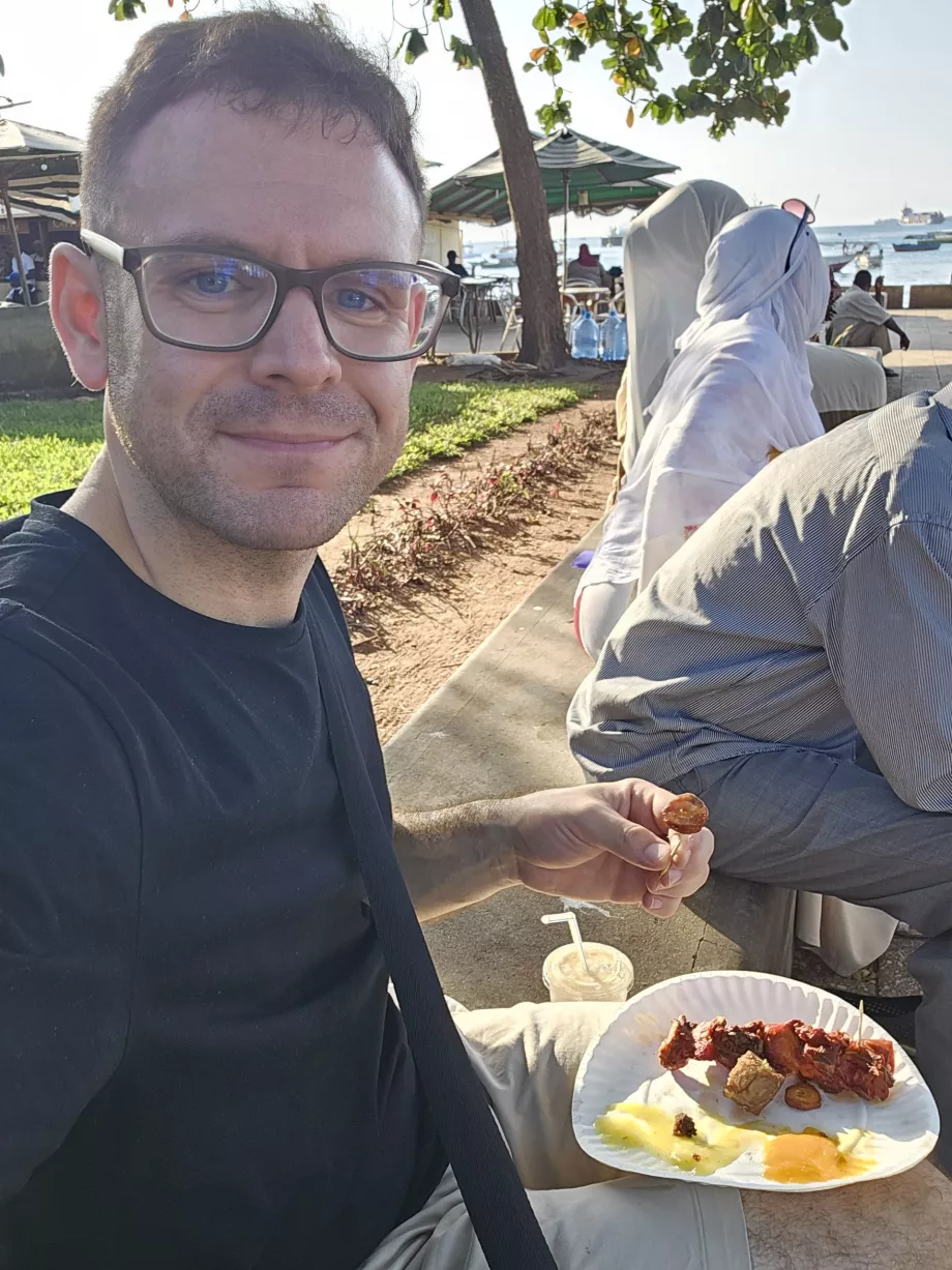 Mig til middag i Forodhani Park